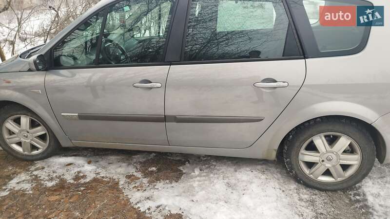 Минивэн Renault Scenic 2005 в 