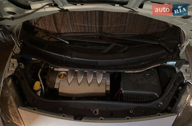 Минивэн Renault Scenic 2004 в 