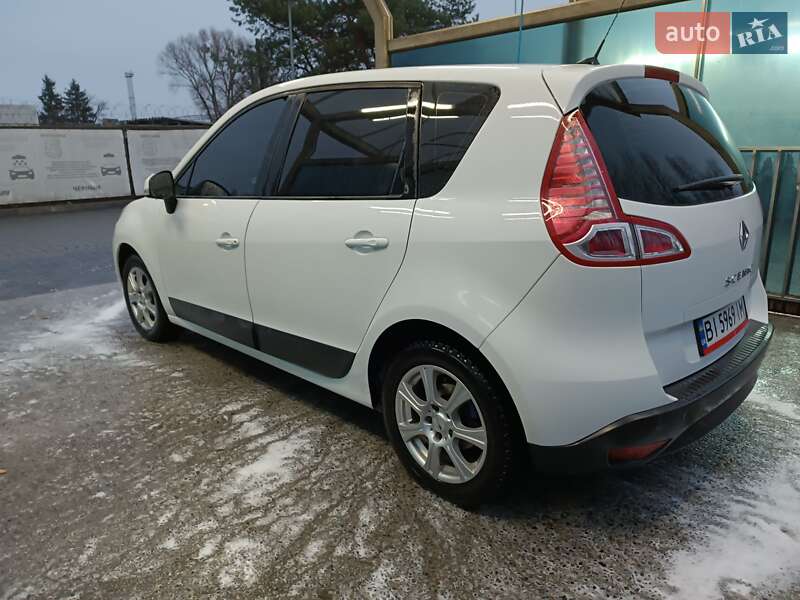 Мінівен Renault Scenic 2011 в Горішніх Плавнях