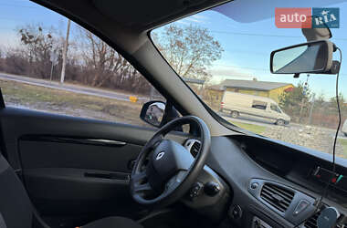 Мінівен Renault Scenic 2015 в 