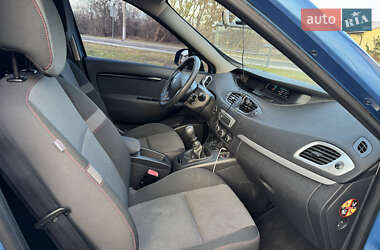Мінівен Renault Scenic 2015 в 