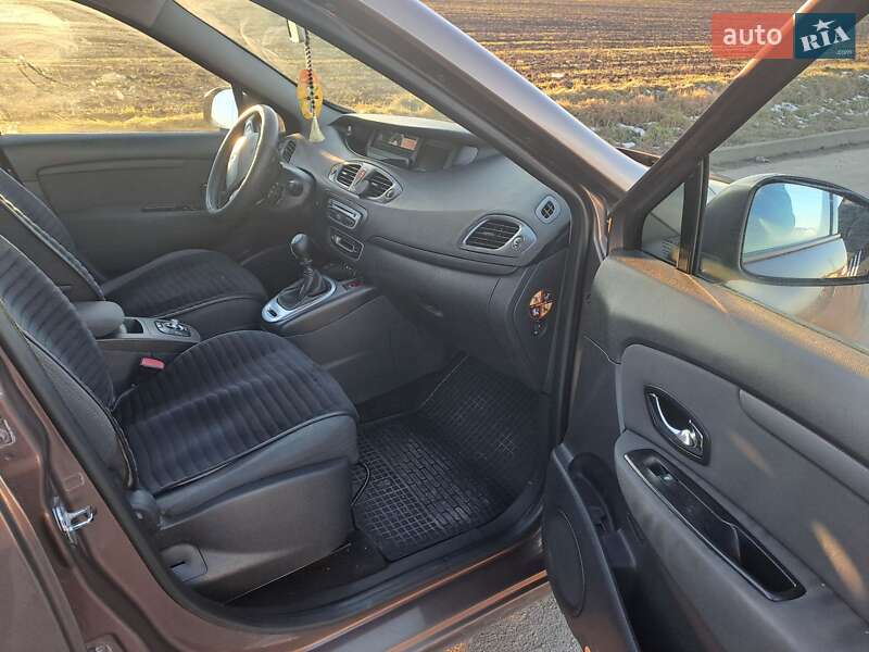 Минивэн Renault Scenic 2011 в Черновцах