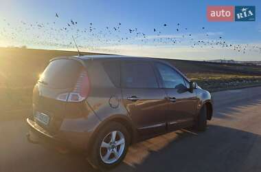 Мінівен Renault Scenic 2011 в Чернівцях