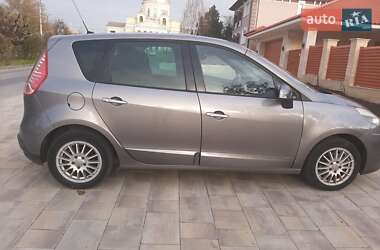 Минивэн Renault Scenic 2009 в 