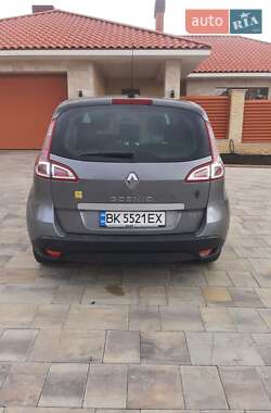Минивэн Renault Scenic 2009 в 