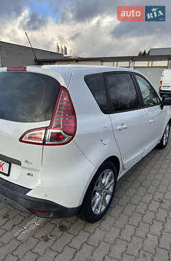 Минивэн Renault Scenic 2011 в 
