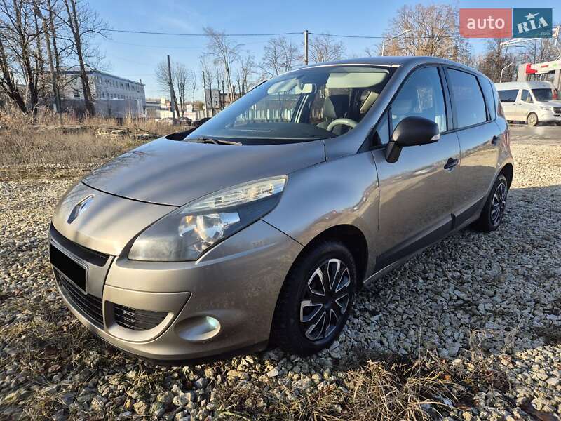 Минивэн Renault Scenic 2009 в 