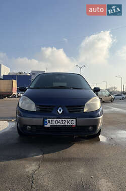 Минивэн Renault Scenic 2004 в 