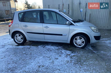 Минивэн Renault Scenic 2004 в 