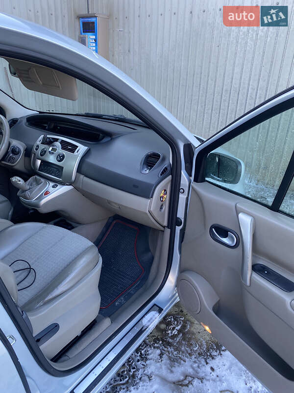 Минивэн Renault Scenic 2004 в Жидачове