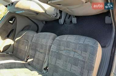 Минивэн Renault Scenic 2002 в 