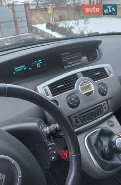 Минивэн Renault Scenic 2009 в 