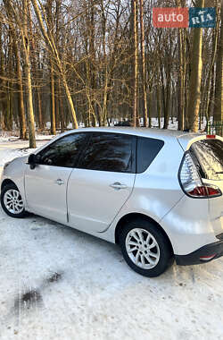 Минивэн Renault Scenic 2012 в 