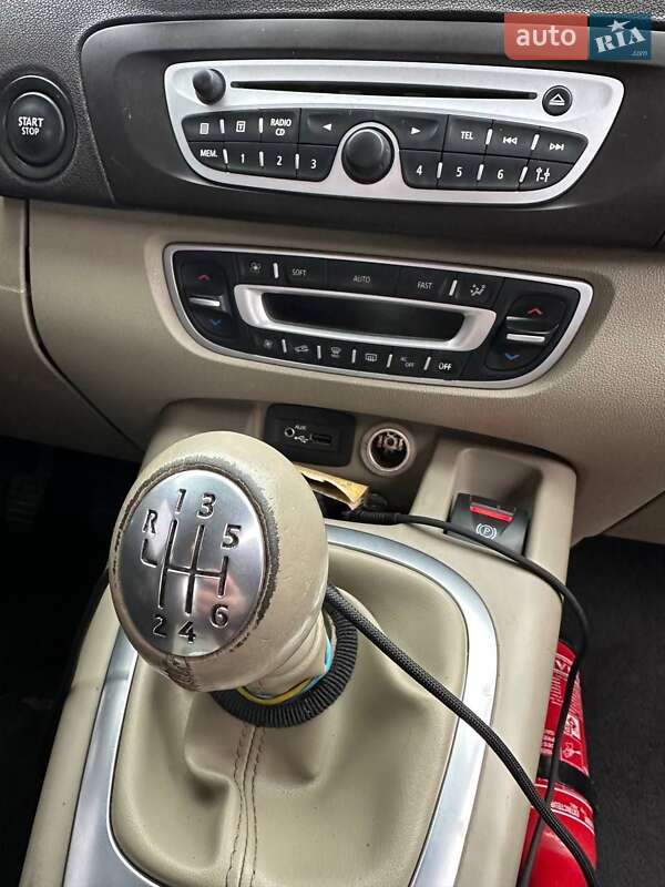 Минивэн Renault Scenic 2010 в Новых Санжарах фото 18 Минивэн Renault Scenic 2010 в Новых Санжарах