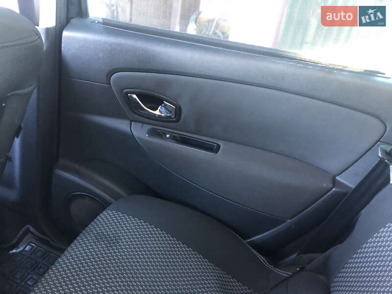 Renault Scenic 2012