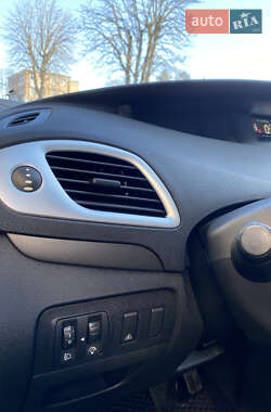 Мінівен Renault Scenic 2010 в 