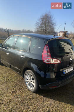 Минивэн Renault Scenic 2010 в 