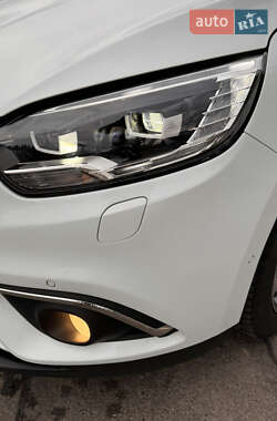 Минивэн Renault Scenic 2017 в 