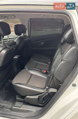 Минивэн Renault Scenic 2017 в 