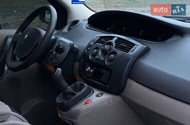 Минивэн Renault Scenic 2005 в 