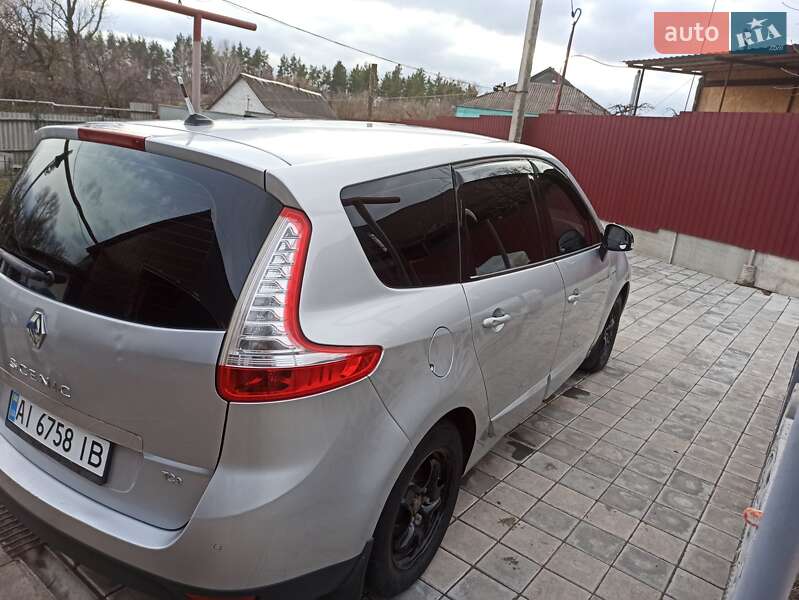 Минивэн Renault Scenic 2011 в Мироновке