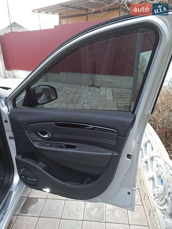 Минивэн Renault Scenic 2011 в Мироновке