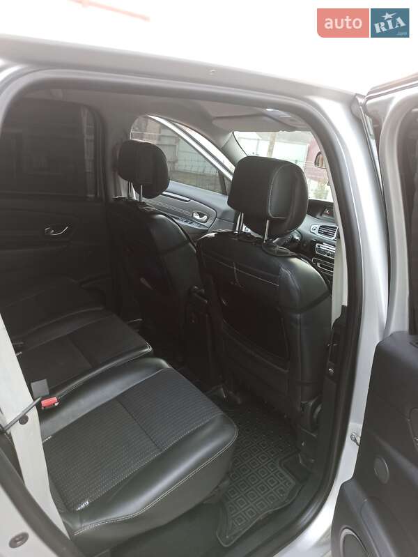 Минивэн Renault Scenic 2011 в Мироновке