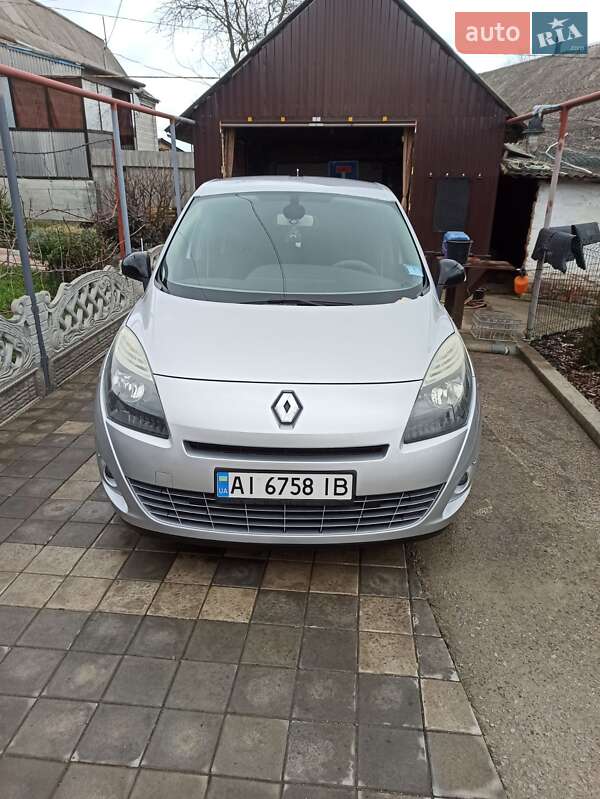 Минивэн Renault Scenic 2011 в Мироновке