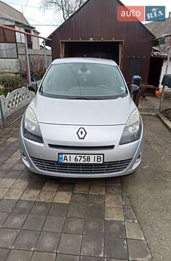 Мінівен Renault Scenic 2011 в 