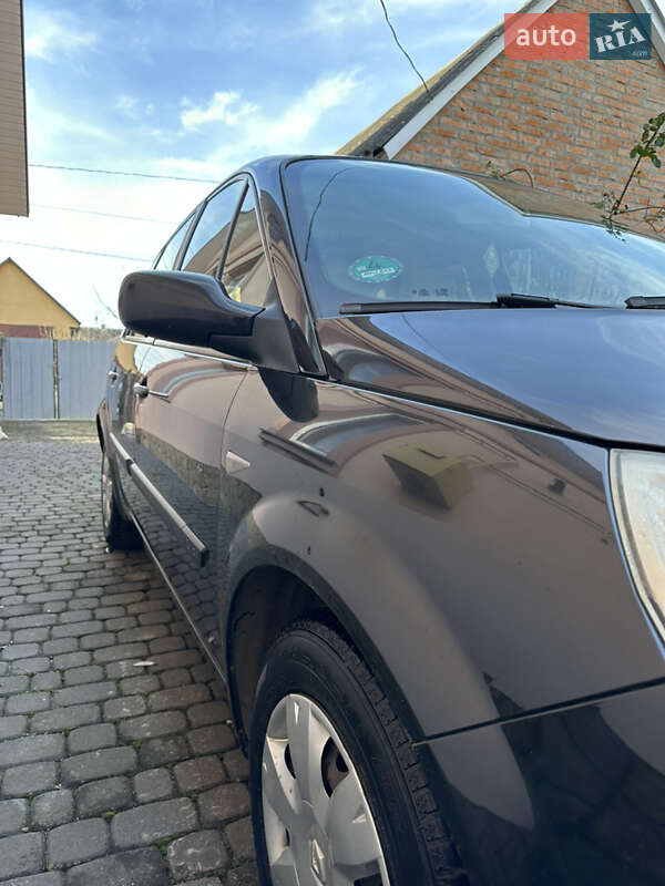 Минивэн Renault Scenic 2006 в Луцке