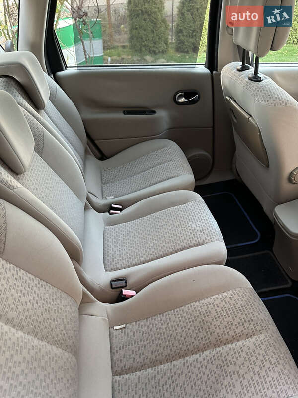 Минивэн Renault Scenic 2006 в Луцке
