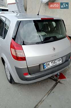 Минивэн Renault Scenic 2004 в 