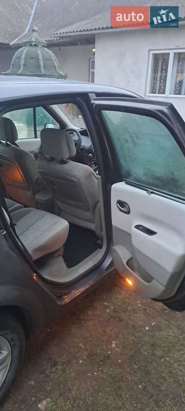 Минивэн Renault Scenic 2004 в Толстом
