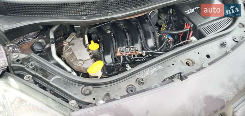 Минивэн Renault Scenic 2004 в Черновцах