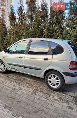 Минивэн Renault Scenic 2000 в 