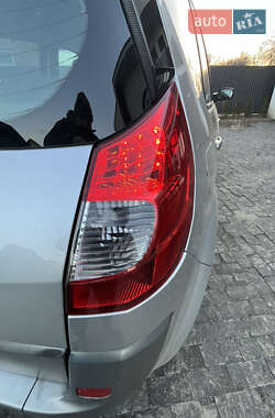 Минивэн Renault Scenic 2009 в 