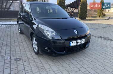 Минивэн Renault Scenic 2011 в Косове