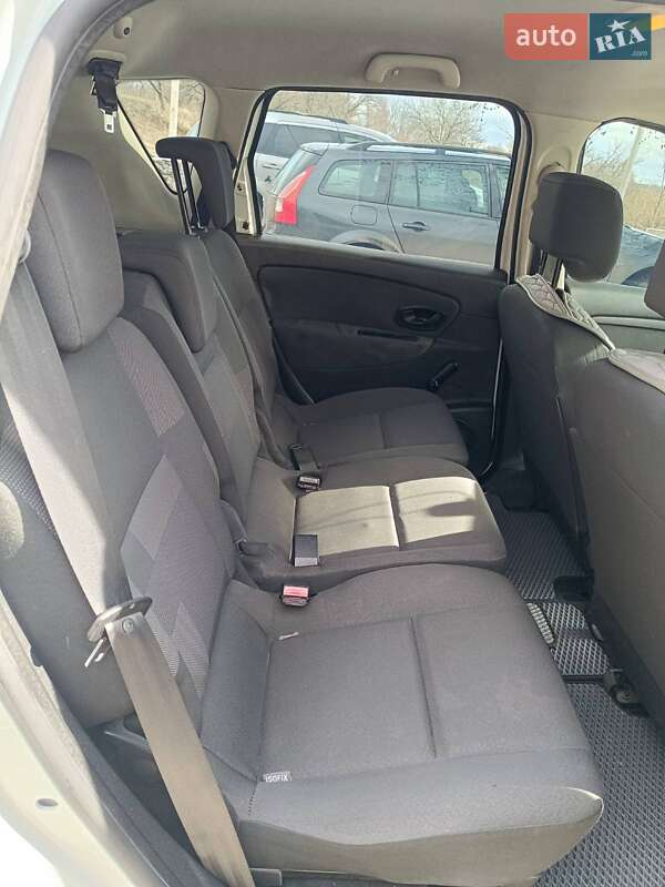Мінівен Renault Scenic 2010 в Кропивницькому