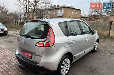 Минивэн Renault Scenic 2011 в Хороле