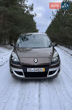 Минивэн Renault Scenic 2010 в Остроге