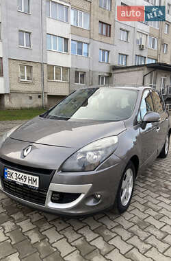 Минивэн Renault Scenic 2011 в Дубно