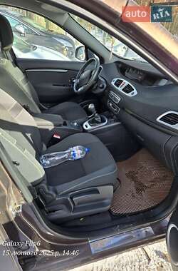 Минивэн Renault Scenic 2010 в 