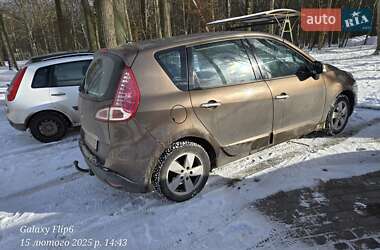 Минивэн Renault Scenic 2010 в 