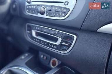 Минивэн Renault Scenic 2011 в 