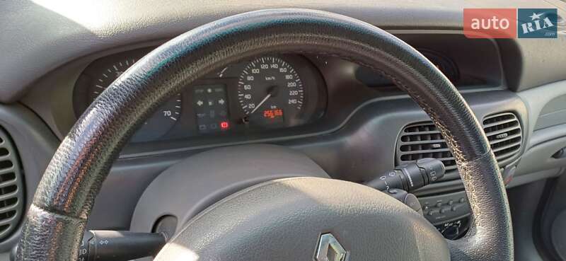 Минивэн Renault Scenic 2001 в Киеве