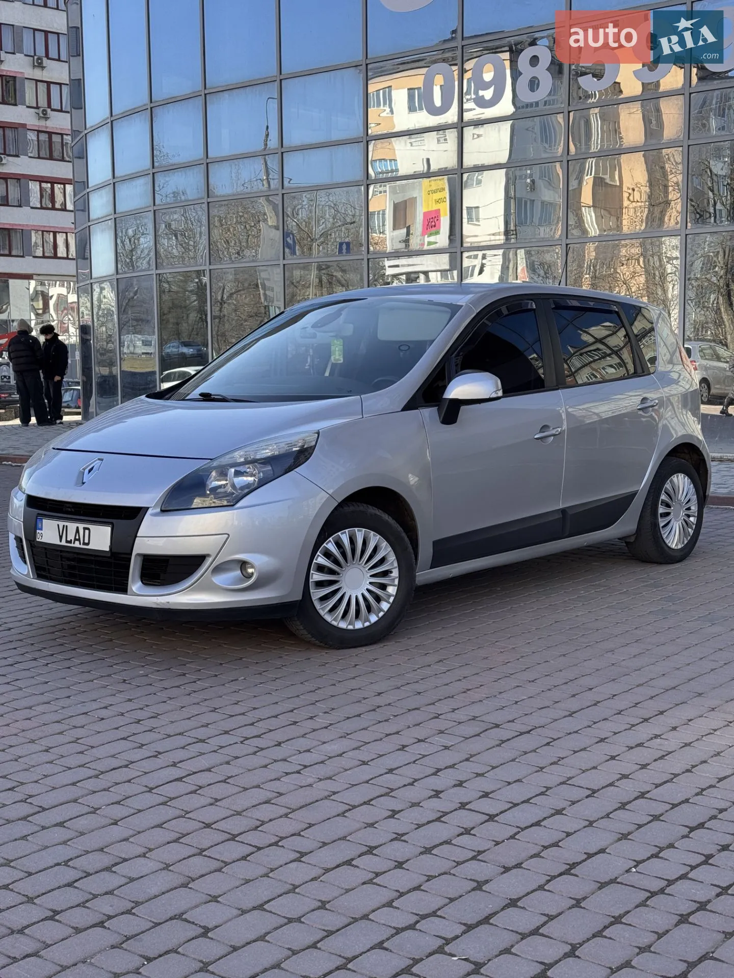 2010 Renault Scenic - мініатюра 2
