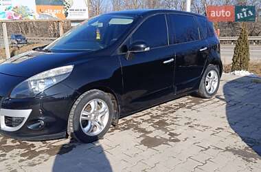 Минивэн Renault Scenic 2011 в 