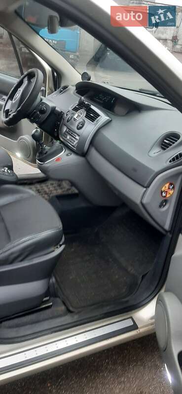 Минивэн Renault Scenic 2007 в Киеве
