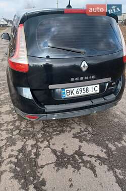 Минивэн Renault Scenic 2011 в 