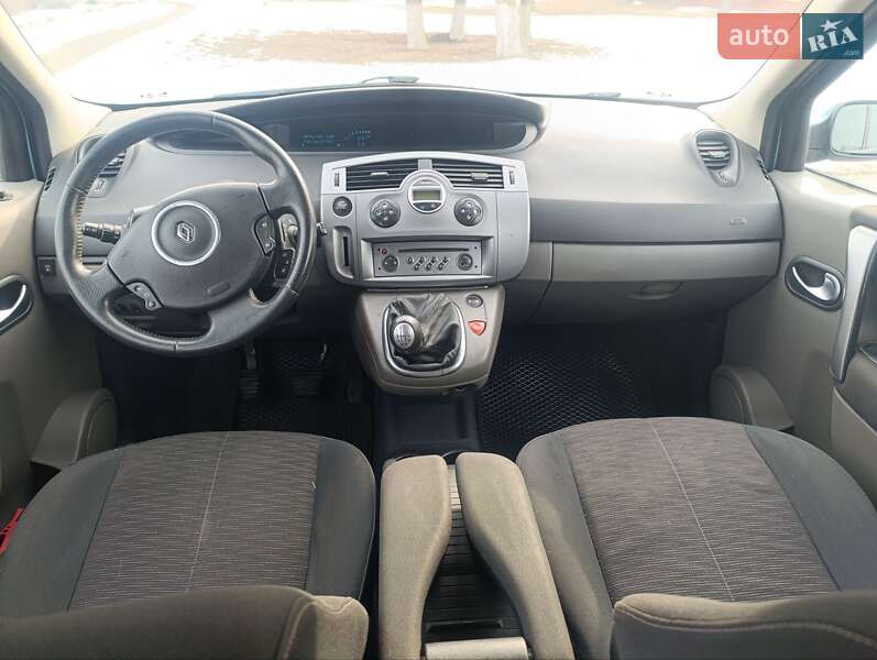 Минивэн Renault Scenic 2006 в Путивле